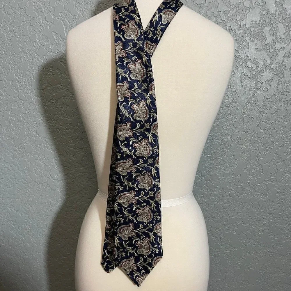 Oscar de la Renta excellent one